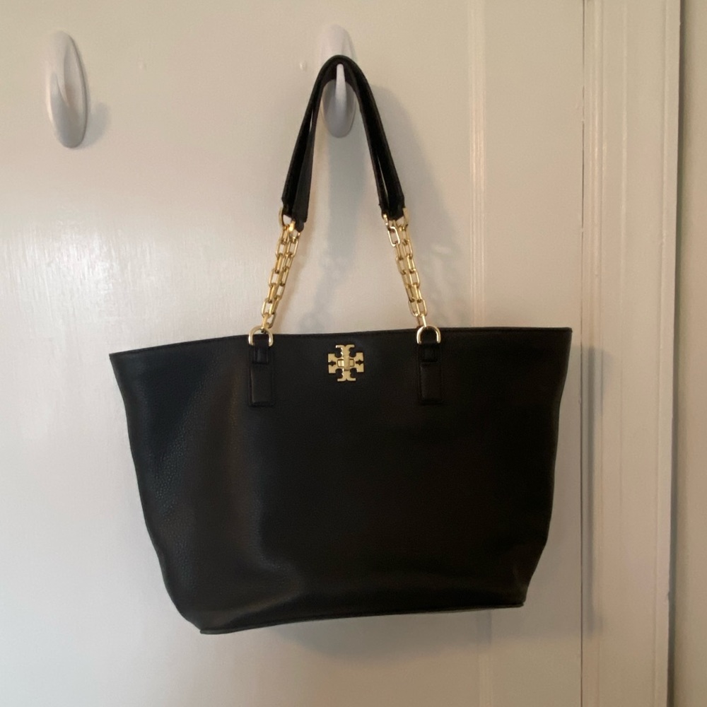 Tory Burch large tote. Black leather. Gold chain